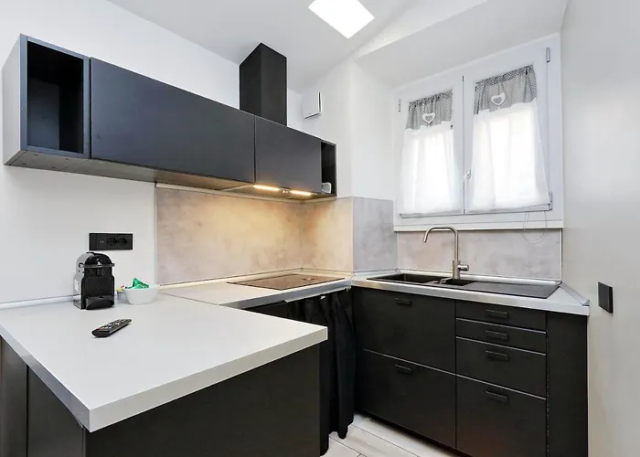 Apartment Diamond Rom