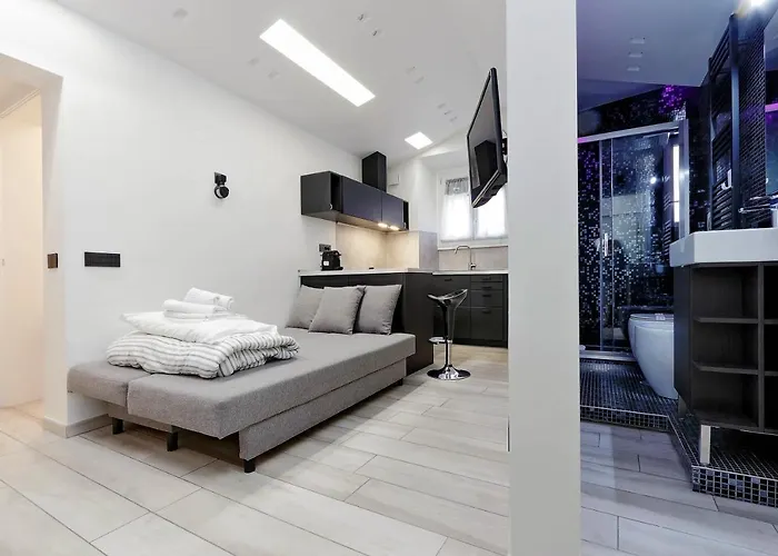 Diamond Apartment